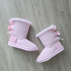 UGG Kid's Bailey Bow II Soft Pink Boots, Size 11